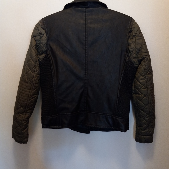 Dollhouse Jacket w Quilted Arms - Picture 5 of 6